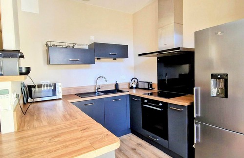 Tarbes Apartamento | LE CLOS DES HALLES, DUPLEX WITH BALCONY AND AIR CONDITIONING, HALLES MARCADIEU
