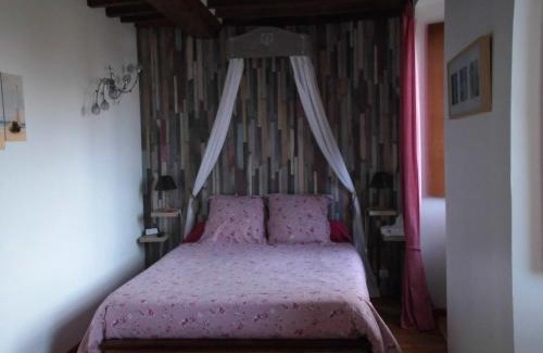 La Vendelee Casa | Le Clos des Tilleuls D Day Home, Chambres d'hôtes, Suite avec Sauna Privatif, Suite avec balnéothérapie privative, en supplément option SPA bain à remous
