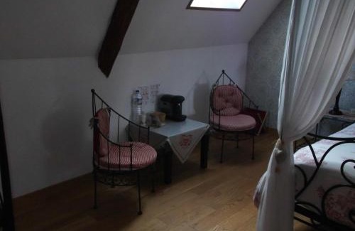 La Vendelee Casa | Le Clos des Tilleuls D Day Home, Chambres d'hôtes, Suite avec Sauna Privatif, Suite avec balnéothérapie privative, en supplément option SPA bain à remous