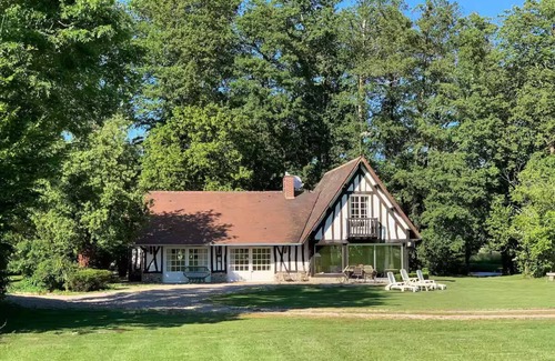 Canehan Casa | Le Clos Vildor Charming gîte/Normandy with horses & bordered by river 5km from the sea