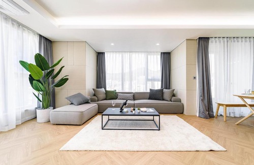 Choryang Apartamento | Le Collective Busan station