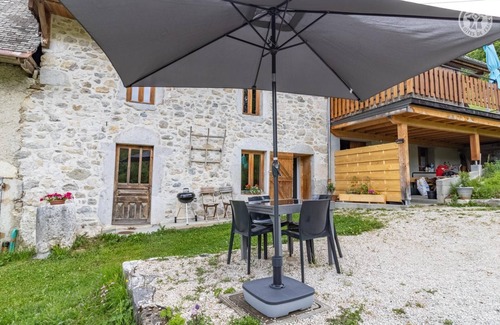 Entremont-le-Vieux Casa | LÈ COMBES - ENTREMONT LE VIEUX
