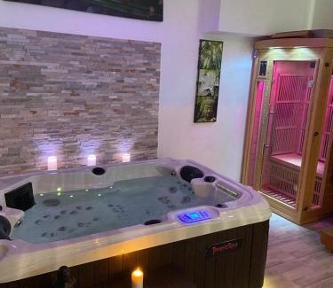 Cuvilly Apartamento | Le Cosily jacuzzi et sauna privatif