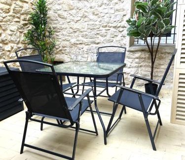 Quartier Administrations Apartamento | Le COSY NÎMOIS, charme et terrasse au cœur de Nîmes