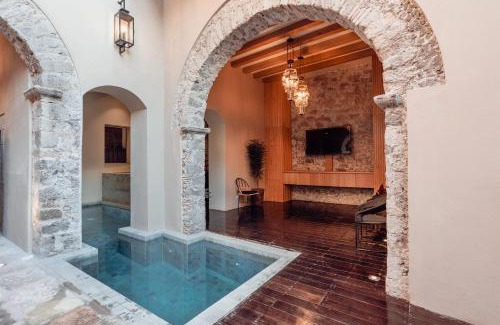 Zona Centro Apartamento | Le Cottage San Miguel de Allende, Modern Luxury in Centro with Pool & Jacuzzi