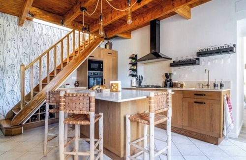Gavray Casa | Le Cozy Maupas. Peaceful Normand stone house with a garden.