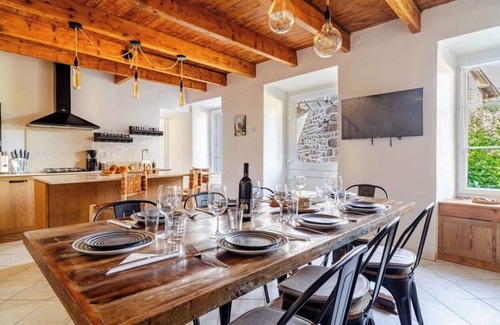 Gavray Casa | Le Cozy Maupas. Peaceful Normand stone house with a garden.