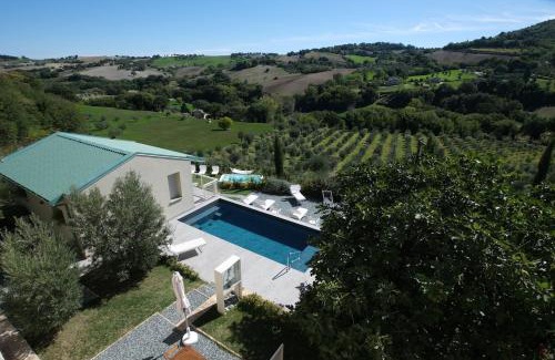 Arcevia Apartamento | Le Cune, Apt La Terrazza - AC, Pool & Jacuzzi
