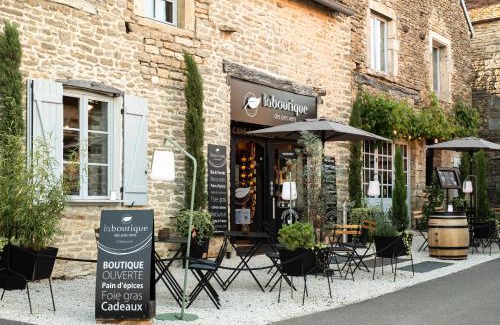 Chateauneuf Hotel | Le Domaine des Prés Verts Suites & Chambres avec Jacuzzi Privatif à Châteauneuf