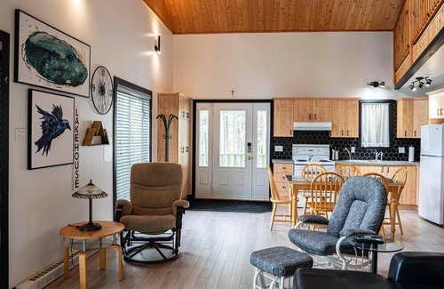 Saint-Simeon Chalet De Esquí | Le Dravas is located in Charlevoix with its majestic