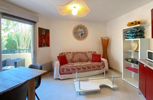 Villeneuve Loubet Beach Apartamento | Le Familial, Piscine Plage et Garage
