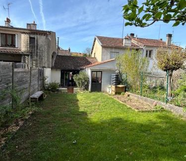 Les 3 Cites Casa | Le Faubourg, 5 min from center, 15 min Futuroscope
