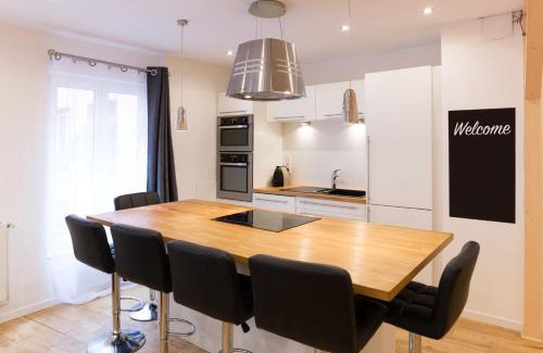 Poincare Apartamento | Le Faubourg - Apt 3étoiles, Centre Ville, Calme, Spacieux