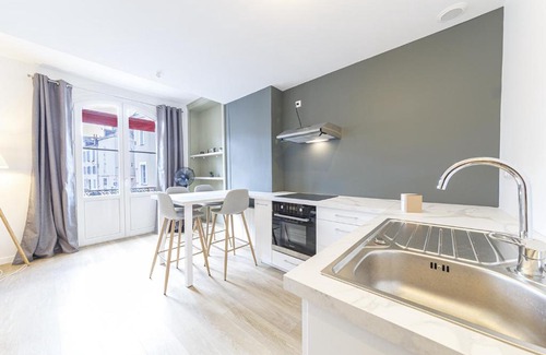 Laval Apartamento | Le Ficus - Appartement refait à neuf, Laval centre