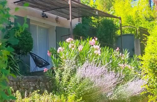 Carces Apartamento | Le Figuier appart 2-3 pers en plein vignoble avec piscine privée à 30mn des gorgesdu Verdon et des plages