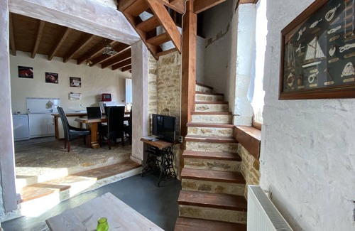 Bazoges-en-Pareds Casa | Le Figuier - Gîte for 4 people
