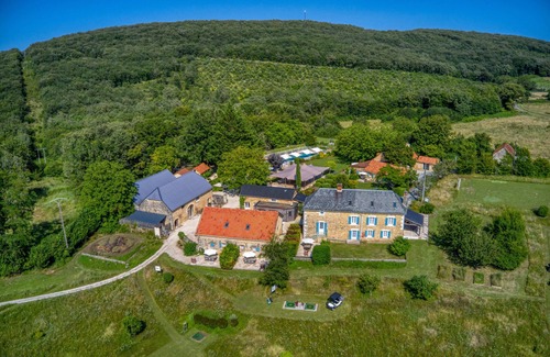 Jayac Cabaña | LE FOURNIL Encantadora casa de campo con piscina