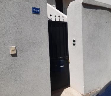 Eyguieres Apartamento | Le gîte d'églantine