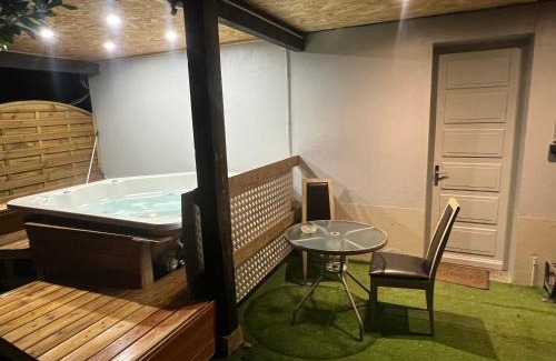 Paroisse Saint-Augustin-de-Chaux Casa | Le gîte du cavalier au cœur de la Forêt/jacuzzi