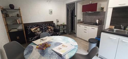 Villeneuve-de-Marc Apartamento | Le Gîte du Chat Nature et Calme à la campagne