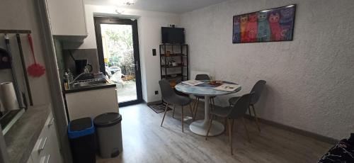 Villeneuve-de-Marc Apartamento | Le Gîte du Chat Nature et Calme à la campagne