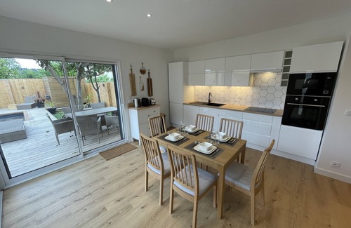 Carcassonne Casa | Le gîte Hector-Casa-Confortable-Baño Privado-Vista a la Piscina