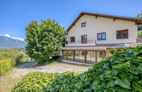Voglans Casa | Le Gîte La Pierre Pons - vue montagne
