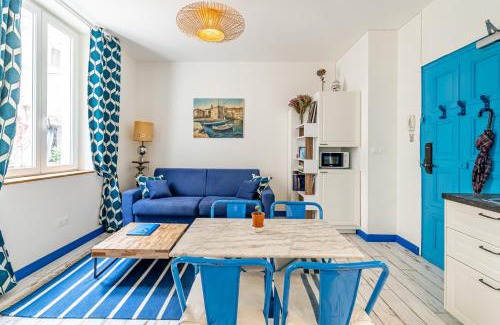 Opera Apartamento | Le Grand Studio Bleu 29M2, 120m Vieux-Port , Clim ,Wifi, Accès autonome avec code
