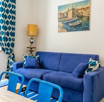 Opera Apartamento | Le Grand Studio Bleu 29M2, 120m Vieux-Port , Clim ,Wifi, Accès autonome avec code