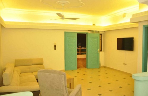 Abomey-Calavi Hotel | Le Hublot