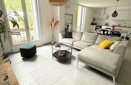 Marsillargues Apartamento | Le Hugo F3 in maison de maître - Charm & conviviality close to town and beaches