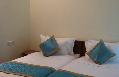 Kalapettai Cama Y Desayuno | Le Ideal Suites