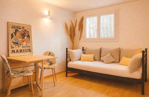 Raphele-les-Arles Apartamento | Le jardinet d'Emma - Appart RDC avec jacuzzi, parking, au calme