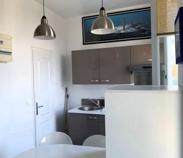 Arromanches-les-Bains Apartamento | Le Joffre - studio sur la digue en centre ville