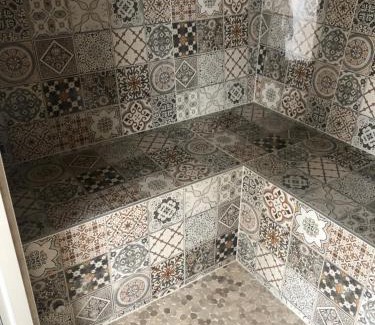 Koenigshoffen Est Apartamento | LE LOFT A BULLES (85m2 Jacuzzi Hammam Billiard Bar Douche Sauna)