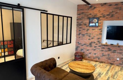 Eveux Apartamento | Le Loft d 'Éveux - 2 places de parking