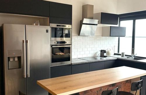 Eveux Apartamento | Le Loft d 'Éveux - 2 places de parking