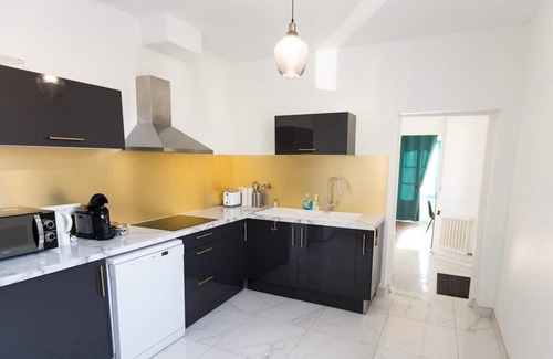 Jouy Casa | Art Deco - House + Parking (Portes de Chartres)