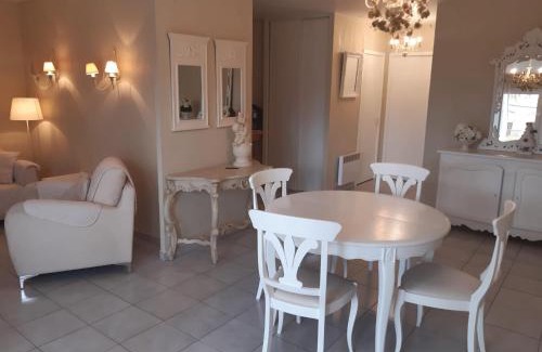 Bessan Apartamento | Le Médicis - Centre village calme