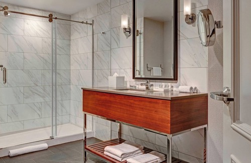 Wholesale District Hotel | Le Méridien Indianapolis