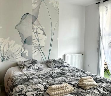 Trappes Apartamento | Le Malia - Idéal PRO et COUPLE - Hyper centre - Proche VERSAILLES