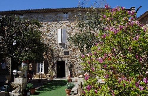 Vallon-Pont-d'Arc Hotel | Le Manoir du Raveyron