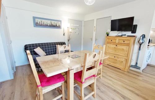 Bagneres-de-Luchon Apartamento | Le Marmandais, T3 lumineux duplex, balcon, parking, wifi, proche thermes, ascenseur, 4 personnes