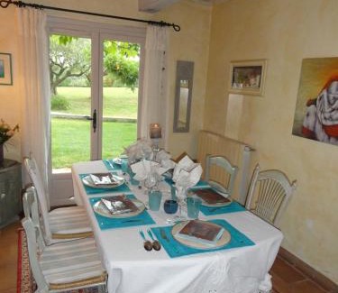 Puget-Ville Cama Y Desayuno | Le Mas des Oliviers