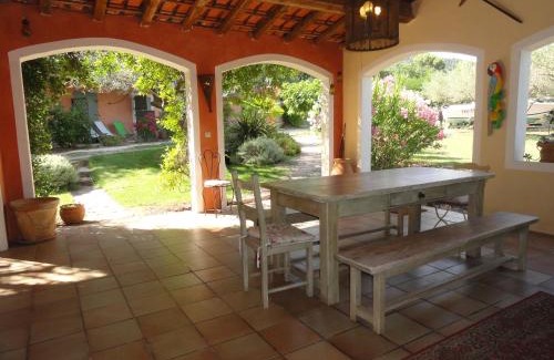 Puget-Ville Cama Y Desayuno | Le Mas des Oliviers