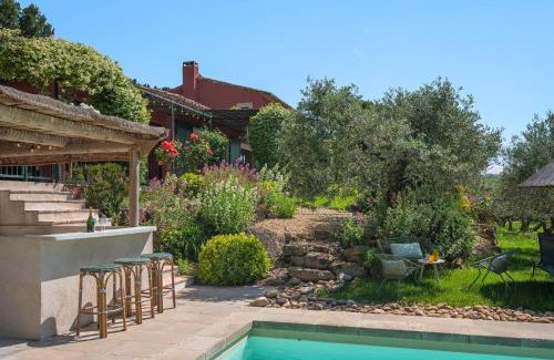 Eyragues Villa | Le Mas Elaïa, votre havre familial avec piscine privée