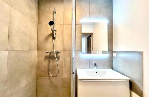 Quartier Administrations Apartamento | Le Moderne à Nîmes, proche Arènes et gare