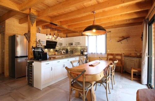 Mont-Dore Chalet De Esquí | Le Mont-Dore: Splendide Chalet 5 Chambres avec Terrasse, Garage Double, et WiFi - FR-1-608-188