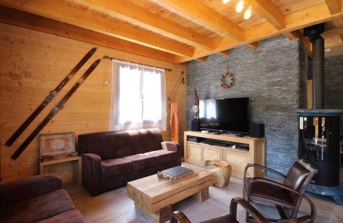 Mont-Dore Chalet De Esquí | Le Mont-Dore: Splendide Chalet 5 Chambres avec Terrasse, Garage Double, et WiFi - FR-1-608-188
