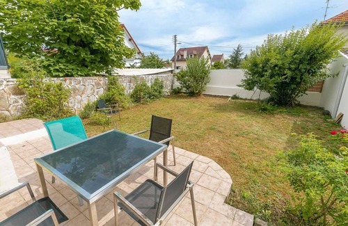Bourroches Casa | Le Montrachet - Maison de ville avec jardin -SR Loc